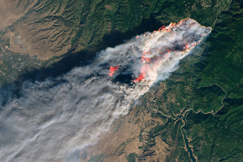 Camp Fire со спутника NASA 