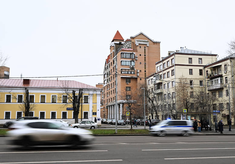 Дом по адресу Ксеньинский переулок дом 3, квартиру в котором певица Лариса Долина продала предпринимательнице Полине Лурье