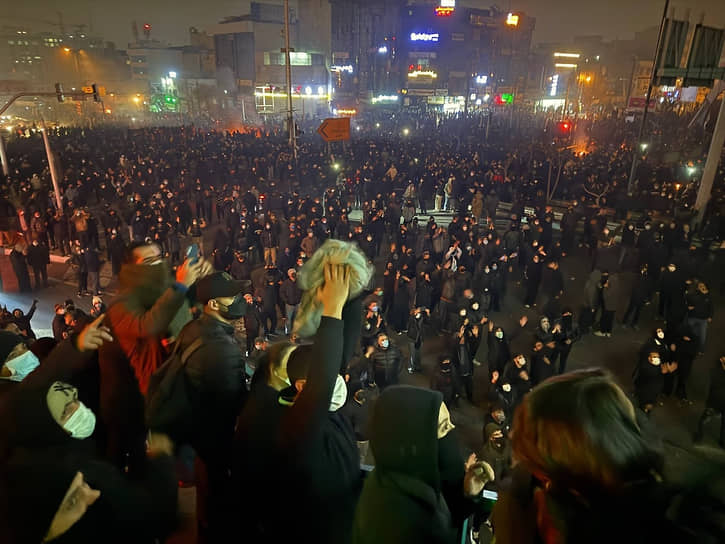 Протестный митинг в столице Ирана, 10 января
