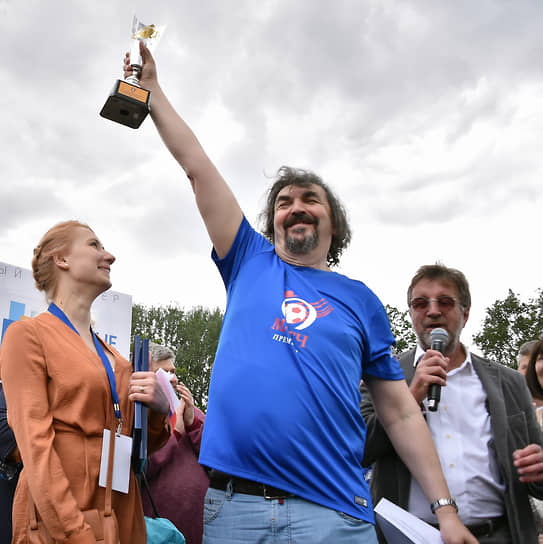 С актером Леонидом Ярмольником на благотворительном матче в поддержку ветеранов сцены между командами правильства России и сборной артистов, 2017 год