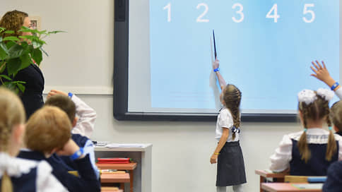 Ученья тьма // Самые умные школьники и самые грамотные взрослые  в инфографике Ъ