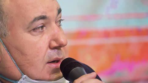 Экс-депутат Напсо временно недоступен для следствия // СКР и Справедливая Россия выясняют, как разыскиваемый попал в избирательную комиссию