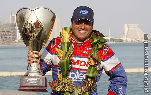 27.11.2007 Призер Guido Cappellini (Италия) Чемпионата мира по гонкам на катерах класса "Формула-1" в Дохе