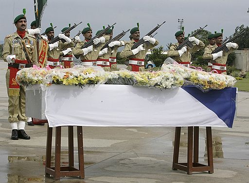 20.09.2008 Теракт с Пакистане. В результате атаки смертника, управлявшего грузовиком со взрывчаткой, разрушена гостиница Marriott. Число убитых и раненых составило сотни человек. В результате теракта погиб находившийся в гостинице в момент взрыва посол Чехии в Исламабаде Иво Здарек