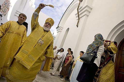 19.10.2008 В Гаване состоялось историческое открытие первого храма Русской православной церкви в честь Казанской иконы Божьей Матери. Освятил храм  митрополит Смоленский и Калининградский Кирилл 