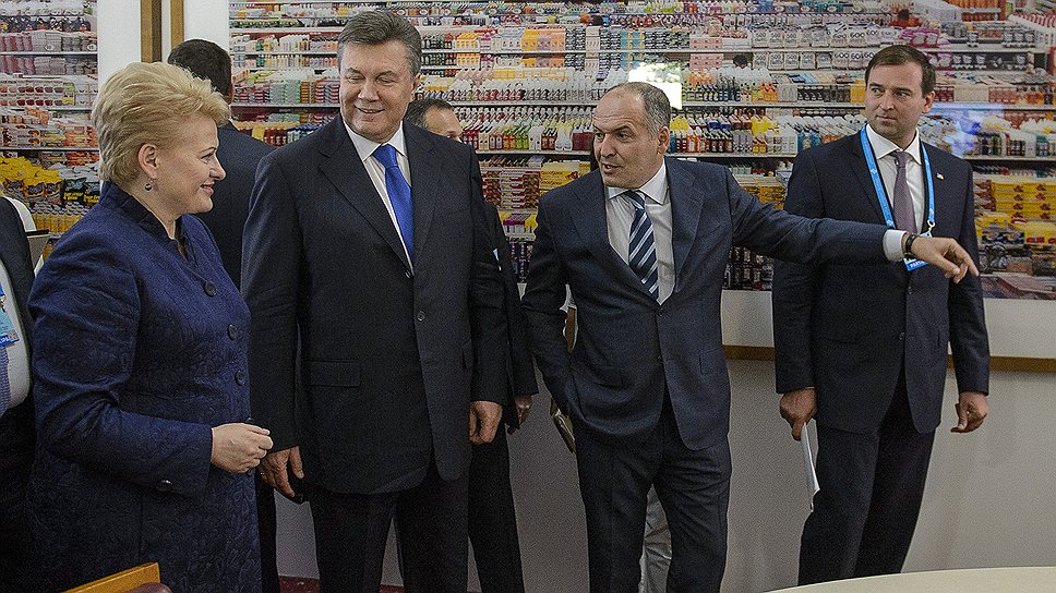 Президенты Литвы и Украины Даля Грибаускайте и Виктор Янукович, а также организатор YES, бизнесмен Виктор Пинчук 
