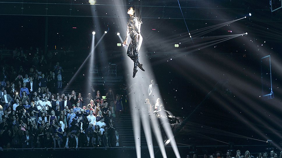 Выступление Кэти Перри на церемонии MTV Europe Music Awards-2013 