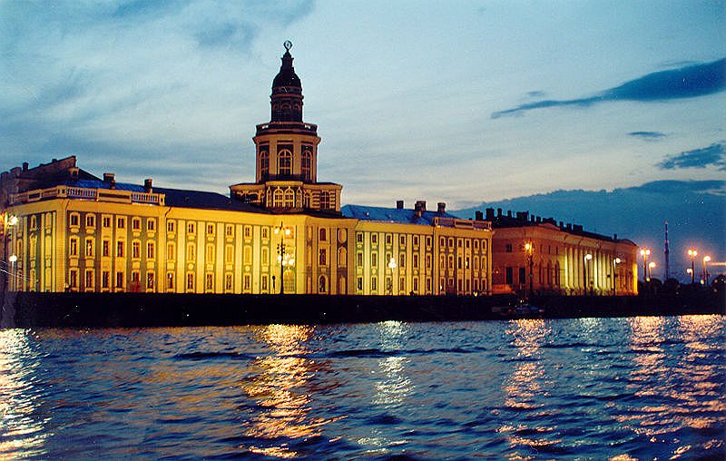 1714 год. Петр I учредил в Санкт-Петербурге Кунсткамеру, старейший музей России 