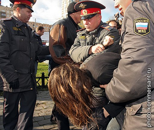10.10.2009 Активисты левых организаций Москвы митинговали на площади у станции метро "Улица 1905 года": "День гнева" завершал "Неделю единых действий"