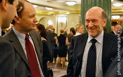 Председатель совета директоров ОАО «ГМК "Норильский никель"» Александр Волошин (справа) 