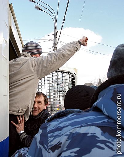 Пикет, организованный Московским отделением Федерации автовладельцев России с требованием отставки начальника столичной ГИБДД Сергея Казанцева, прошел на Сухаревской площади