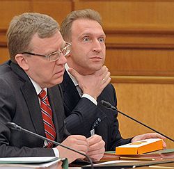 Заместитель председателя правительства России, министр финансов Алексей Кудрин (слева) и первый заместитель председателя правительства России Игорь Шувалов (справа)