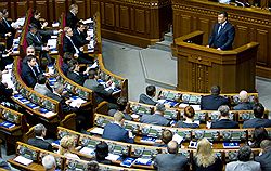 Обращение Президента Украины Виктора Януковича (справа сверху) 