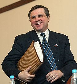 Олег Смолин