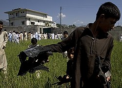 Местные жители растащили на сувениры все, что напоминало об операции американского спецназа в Абботтабаде