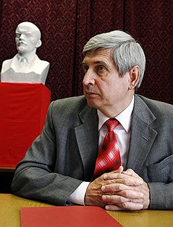 Первый заместитель председателя КПРФ Иван Мельников  