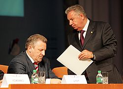 Губернатор Хабаровского края Вячеслав Шпорт и полномочный представитель президента РФ в Дальневосточном федеральном округе Виктор Ишаев  