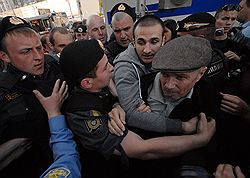 Митинг в защиту 31-ой статьи Конституции России прошел на Триумфальной площади в Москве 