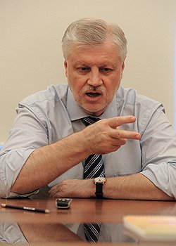 Сейчас мы видим попытку добавить воздуха в политическую систему. Но пока это несистемно. Скорее, это постоянные намерения о каких-то изменениях