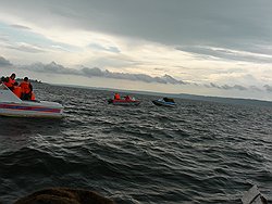 Спасательная операция на месте затопления теплохода "Булгария"