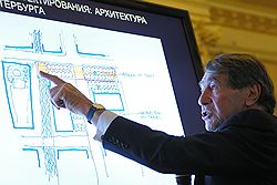 Даймонд Джек (Jack Diamond), соучередитель компании Diamond & Schmitt Architects Inc. (DSAI) - Канада во время своего доклада на заседании Градостроительного совета при правительстве Санкт-Петербурга о строительстве второй сцены Мариинского театра 