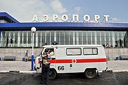 Крушение самолета Ан-24 в Благовещенском районе Амурской области. Уже через полчаса из аэропорта стали забирать первых пострадавших