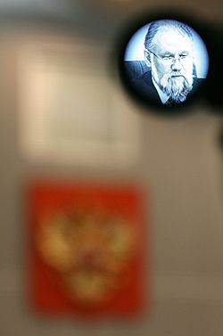 Председатель Центральной избирательной комиссии России Владимир Чуров (на экране видоискателя)