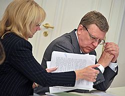 Министр здравоохранения и социального развития России Татьяна Голикова (слева) и заместитель председателя правительства России, министр финансов Алексей Кудрин  