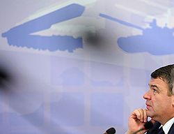 Министр обороны России Анатолий Сердюков