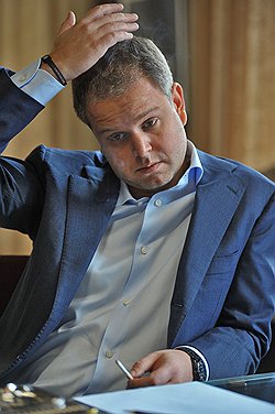 Акционеры тратят большую часть времени каждый день на развитие "Нефтетранссервиса". Вадим и Вячеслав Аминовы принимают активное участие в управлении