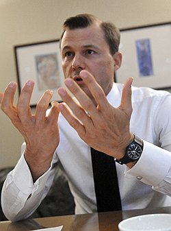 Три-четыре года нагрузка в сетях LTE будет минимальной либо ее не будет вообще, потому что не будет достаточного количества мобильных устройств, работающих в этих сетях