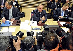 Министр иностранных дел России Сергей Лавров, председатель правительства России Владимир Путин и первый заместитель председателя правительства России Игорь Шувалов на пленарном заседании "Правительство России – Комиссия Евросоюза" 