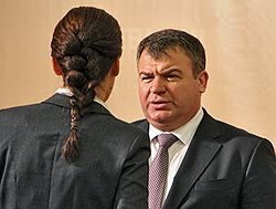 Министр ообороны России Анатолий Сердюков во время посещения производственного объединения "Севмаш" 