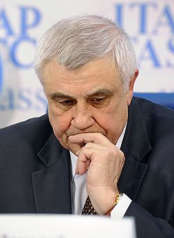 Единороссы угрожают отставкой владимирскому губернатору Николаю Виноградову, который единственный из глав является членом КПРФ