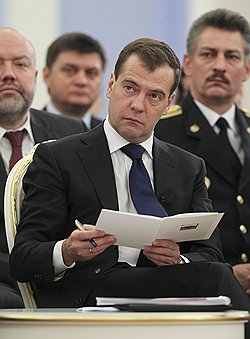 Президент России Дмитрий Медведев на встрече с активом "Единой России"