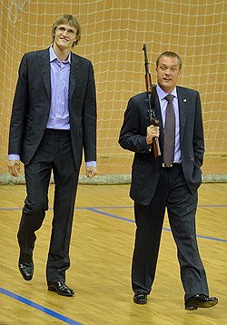 Баскетболист Андрей Кириленко и президент ЦСКА Андрей Ватутин  