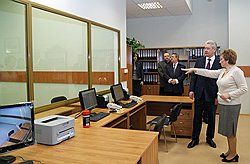 Совещание по подведению итогов работы районных судов, мировых судей и Московского городского суда в 2011 году прошло в Московском городском суде. Мэр Москвы Сергей Собянин (второй справа) и председатель Московского городского суда Ольга Егорова (справа) перед началом совещания осмотрели открывшийся апелляционный корпус Московского городского суда 
