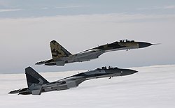 Истребитель Су-35