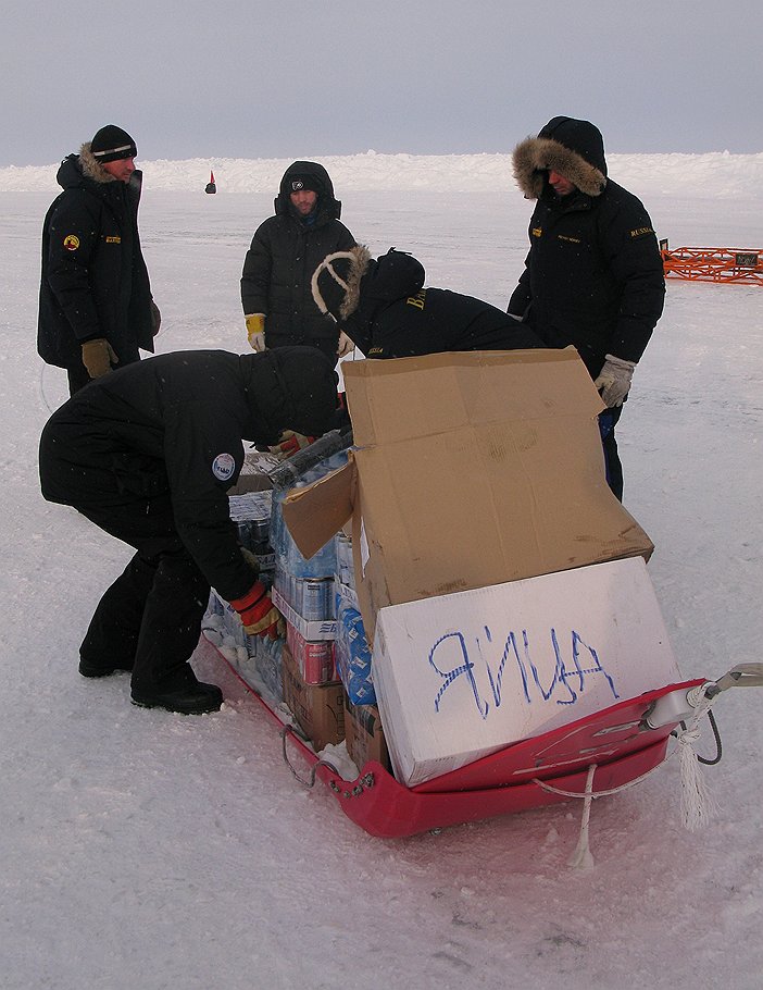 Пасху готовятся отметить и на дрейфующей льдине