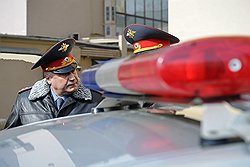 Министр внутренних дел России Владимир Колокольцев (слева)  