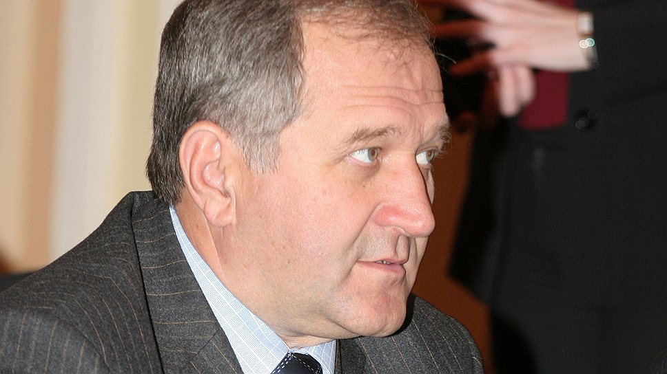 Владимир Булавин станет для Санкт-Петербурга новым человеком: до сих пор не было замечено каких-либо явных пересечений нового полпреда с местными элитами 
