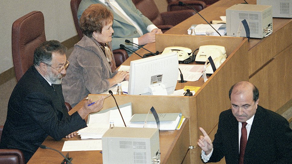 Депутатский мандат оказался не нужен Борису Березовскому через несколько месяцев после выборов 