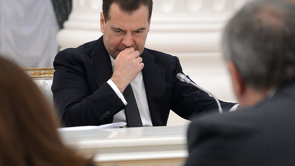 Члены правительства во главе с его председателем понимали, что имеет в виду президент, когда говорит, что в конце года будет разговаривать с каждым в отдельности