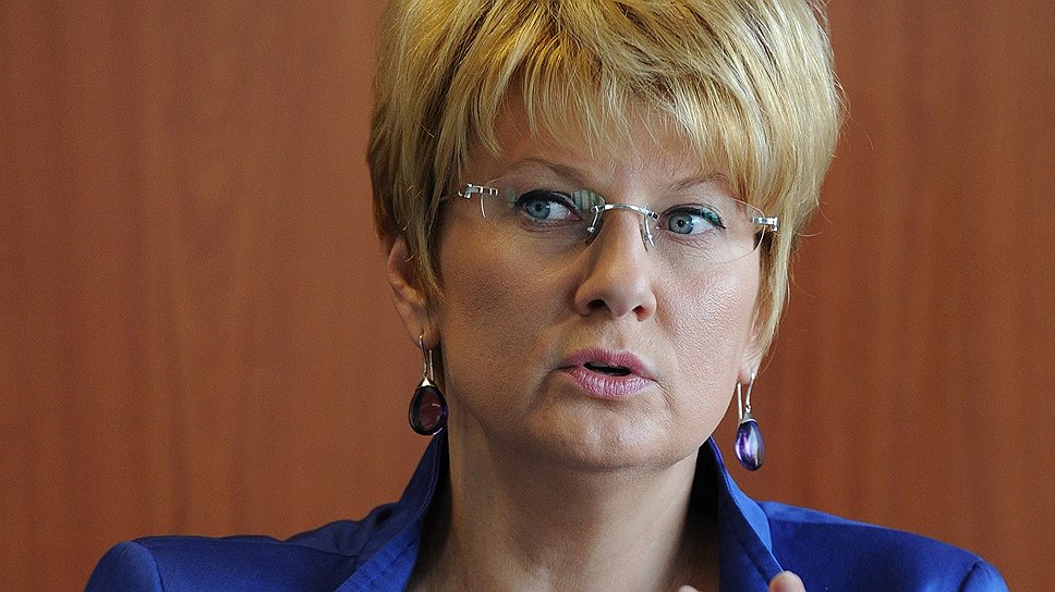 Я не противник лоукоста, но у нас в стране реализовать эту модель крайне сложно. Здесь нет вторичных аэропортов с низкими ставками и высокой скоростью обслуживания