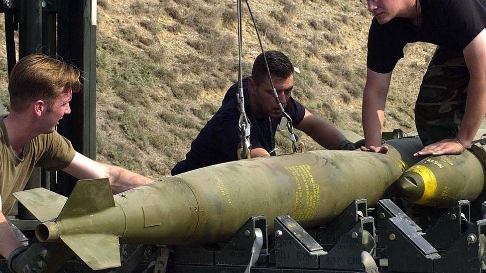 Бомбить военные и государственные объекты в Сирии американцы будут, вероятно, не только с моря, но и с воздуха (на фото — авиационные бомбы Mk-82)