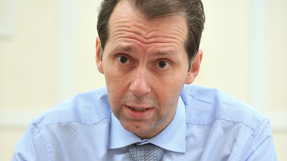 Другого единственного исполнителя, производящего комплексы "Искандер" или танки типа Т-90, в течение года не появится. Это утопия 