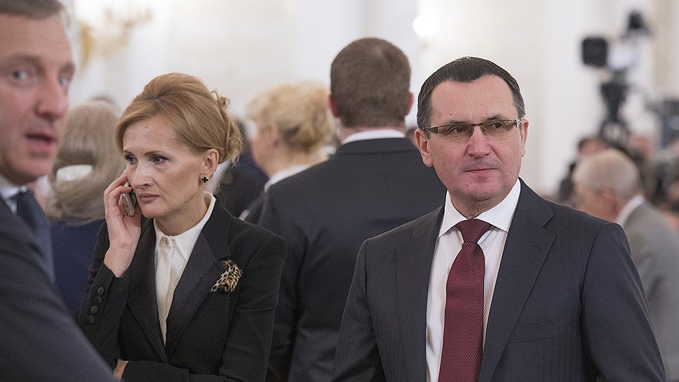 Министр образования Дмитрий Ливанов (слева) узнал, что школьникам придется писать сочинения  