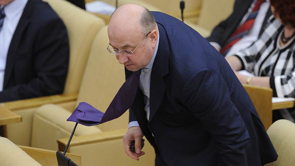 Председатель комитета Государственной думы России по конституционному законодательству и государственному строительству Владимир Плигин 