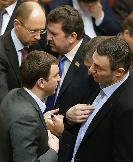 Утверждение состава нового правительства Украины идет непросто: лидерам ведущих фракций приходится договариваться по каждой кандидатуре 