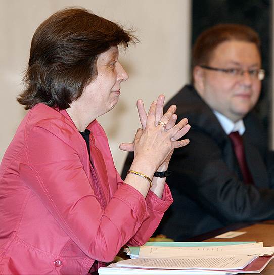 Начальник Государственно-правового управления президента России Лариса Брычева и председатель Высшего Арбитражного Суда России Антон Иванов